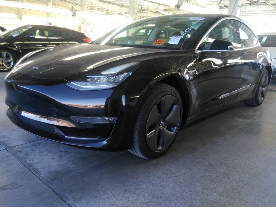 Tesla Model 3 LONG RANGE