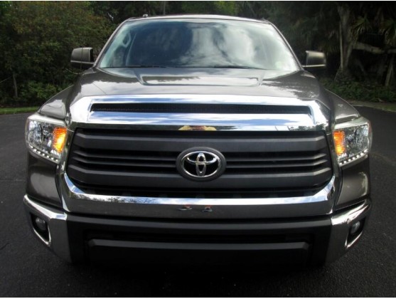 Toyota Tundra CrewMax  Platinum