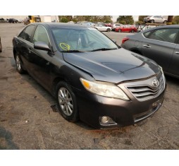 2011 TOYOTA CAMRY SE