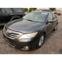 2011 TOYOTA CAMRY SE