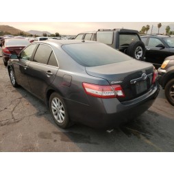 2011 TOYOTA CAMRY SE