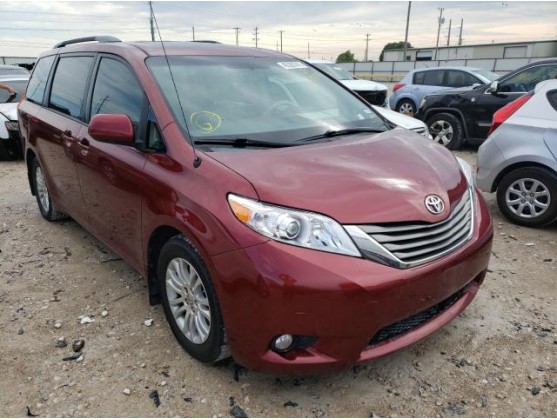 2012 TOYOTA SIENNA XLE
