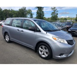 2013 TOYOTA SIENNA