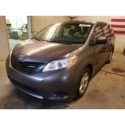 2013 TOYOTA SIENNA