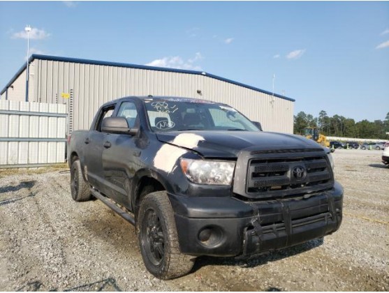 2013 TOYOTA TUNDRA CREWMAX SR5