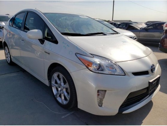 2014 TOYOTA PRIUS