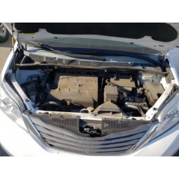 2014 TOYOTA SIENNA XLE