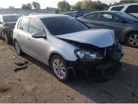 2014 VOLKSWAGEN GOLF