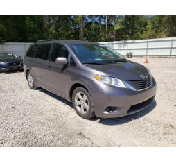 2015 TOYOTA SIENNA LE
