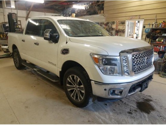 2017 NISSAN TITAN SV