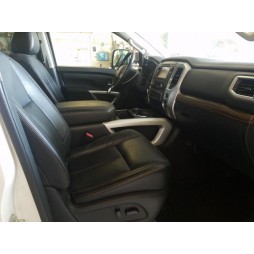 2017 NISSAN TITAN SV