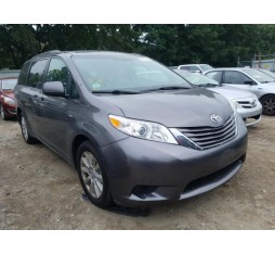 2017 TOYOTA SIENNA LE