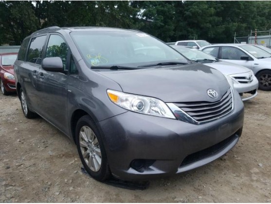 2017 TOYOTA SIENNA LE