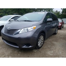 2017 TOYOTA SIENNA LE
