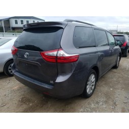 2017 TOYOTA SIENNA LE