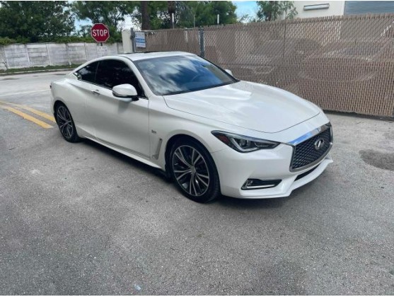 2018 INFINITI Q60 LUXE 300
