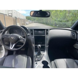 2018 INFINITI Q60 LUXE 300