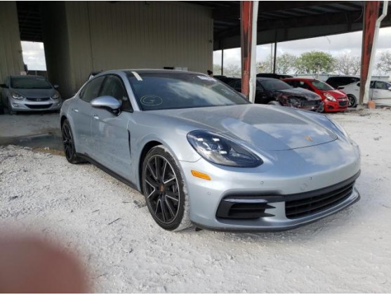 2018 PORSCHE PANAMERA 4