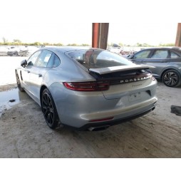2018 PORSCHE PANAMERA 4