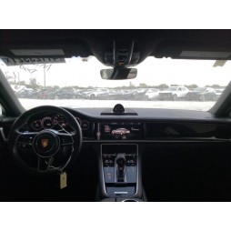 2018 PORSCHE PANAMERA 4