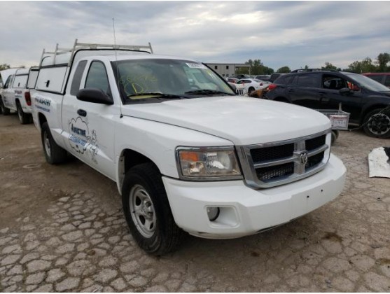 2011 DODGE DAKOTA ST