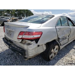 2011 TOYOTA CAMRY SE