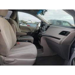 2013 TOYOTA SIENNA LE