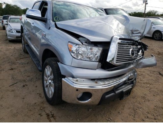 2013 TOYOTA TUNDRA CREWMAX LIMITED