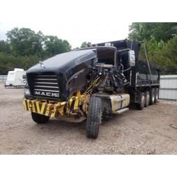 2015 MACK 700 GU700