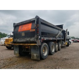 2015 MACK 700 GU700