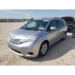 2015 TOYOTA SIENNA LE