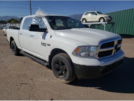 2016 RAM 1500 SLT