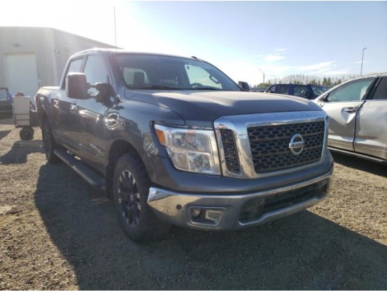 2017 NISSAN TITAN SV