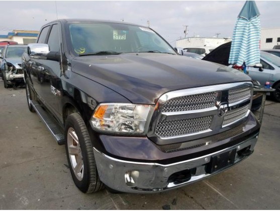2017 RAM 1500 SLT