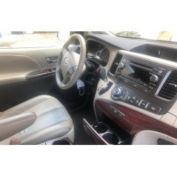 2011 TOYT SIENNA XLE