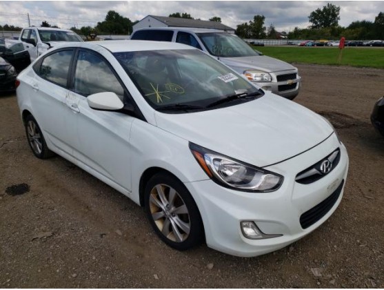 2012 HYUNDAI ACCENT GLS