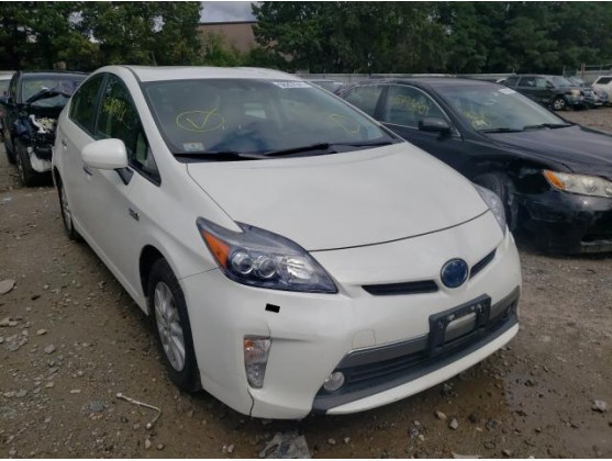 2013 TOYOTA PRIUS PLUG-IN
