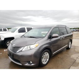 2013 TOYOTA SIENNA XLE