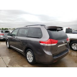 2013 TOYOTA SIENNA XLE