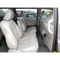 2013 TOYOTA SIENNA XLE