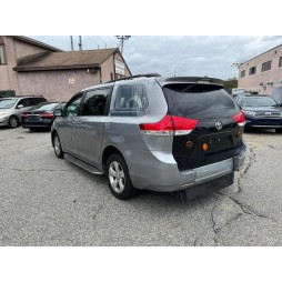 2014 TOYOTA SIENNA LE