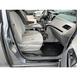 2014 TOYOTA SIENNA LE