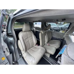 2014 TOYOTA SIENNA LE