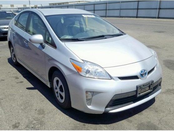 2015 TOYOTA PRIUS