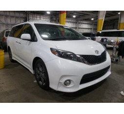 2015 TOYOTA SIENNA SPORT