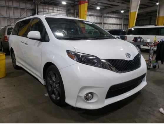 2015 TOYOTA SIENNA SPORT