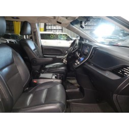2015 TOYOTA SIENNA SPORT