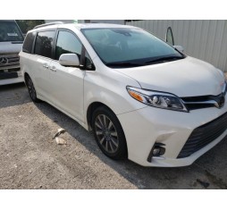 2018 TOYOTA SIENNA XLE