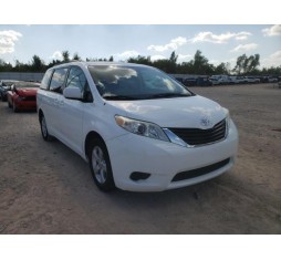 2011 TOYOTA SIENNA LE