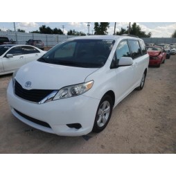 2011 TOYOTA SIENNA LE